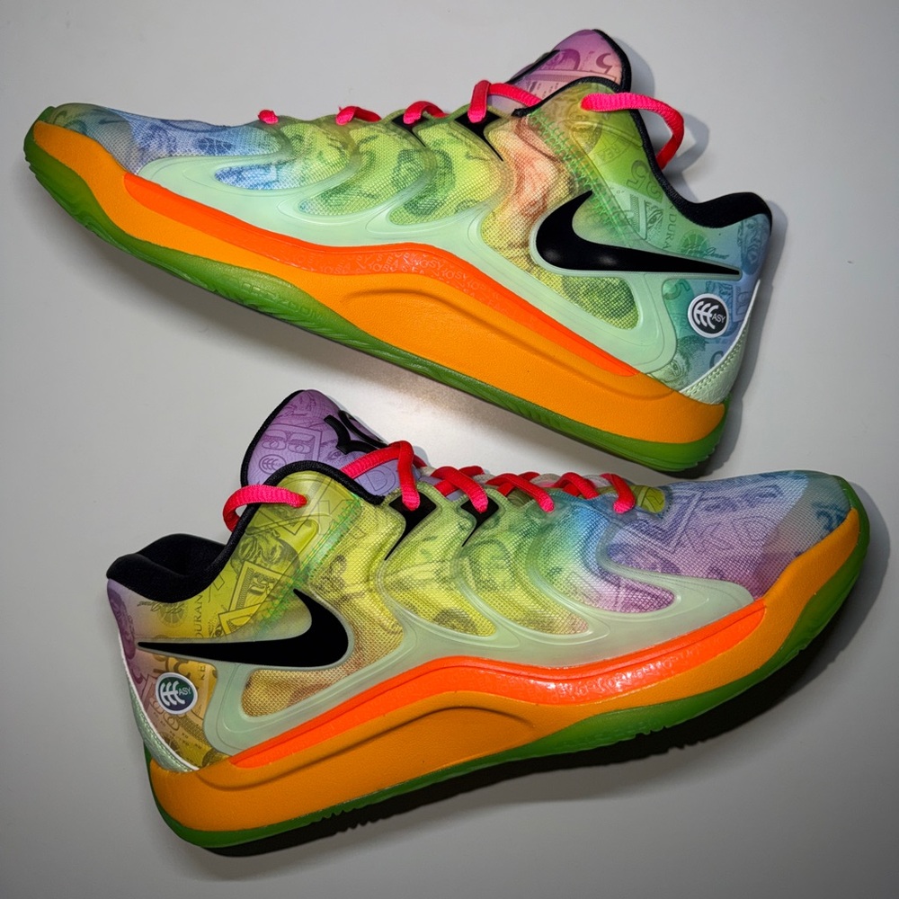 Basketball Shoes Barely Volt/Hyper Pink/Total Orange/Baltic BlueM10.5 HF1811-700